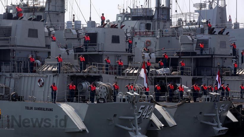Pangkoarmada II Inspeksi Kapal Perang TNI AL - Bagian 4