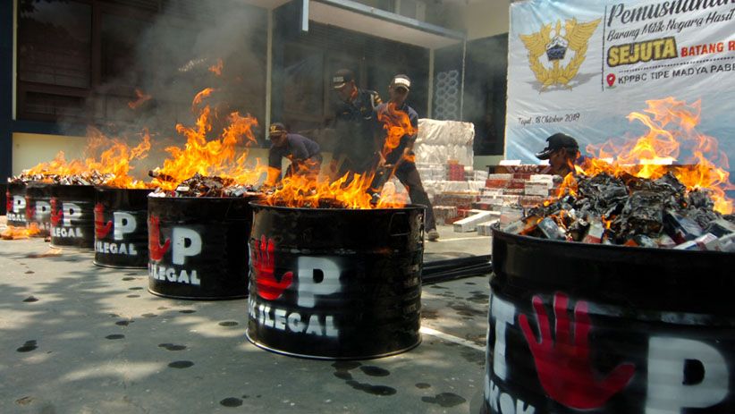 Bea Cukai Tegal Musnahkan 1 Juta Batang Rokok Ilegal - Bagian 2