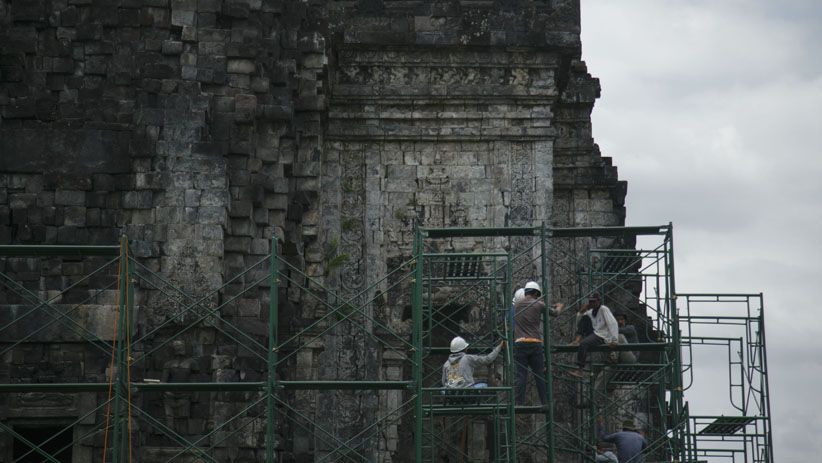 Atap Candi Kalasan Dibongkar BPCB Yogyakarta - Bagian 3