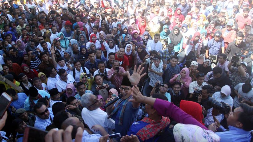 Sandiaga Uno Disambut Ratusan Pedagang saat Berkunjung ke Padang - Bagian 1