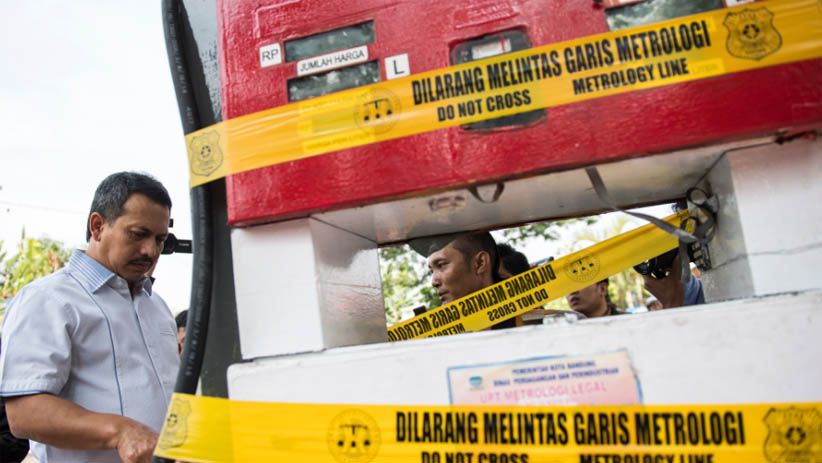 Ketahuan Memanipulasi Jumlah BBM, SPBU di Bandung Disegel - Bagian 1