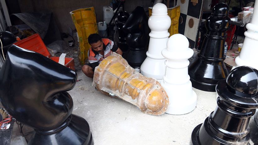 Melihat Pembuatan Catur Raksasa Seharga Rp105 Juta - Bagian 4
