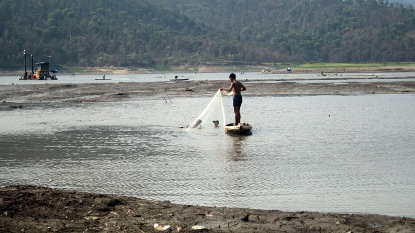 Musim Kemarau Panjang, Air Bendungan Selorejo Surut - Bagian 5