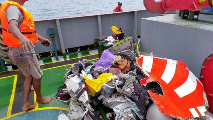 Basarnas Kerahkan Penyelam di Titik Pesawat Lion Air JT 610 Jatuh - Bagian 3