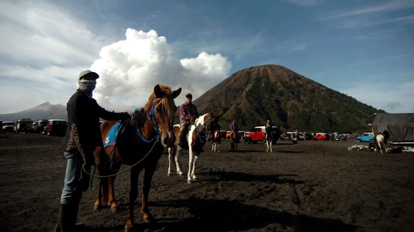 Berwisata di Keindahan Lautan Pasir Gunung Bromo - Bagian 2