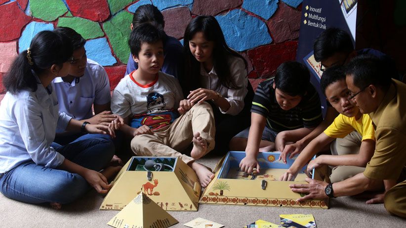 Mahasiswa Ubaya Ciptakan Inovasi Permainan Unik untuk Terapi Anak Autis - Bagian 1