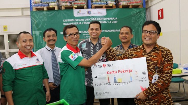 Bank DKI Distribusikan Kartu Pekerja Jakarta - Bagian 1