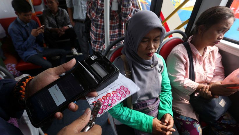 Keliling Kota Surabaya dengan Suroboyo Bus, Bayar Pakai Sampah Plastik - Bagian 7