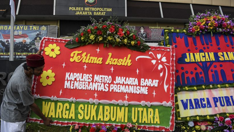 Polres Jakbar Banjir Karangan Bunga Dukungan Berantas Premanisme - Bagian 1