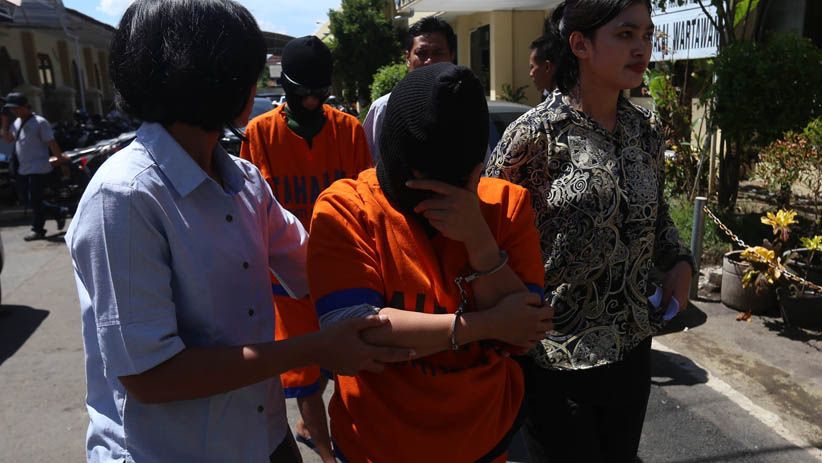 Sajikan Tari Striptis, Mami dan Manajer Karaoke di Blitar Ditangkap Polisi - Bagian 3