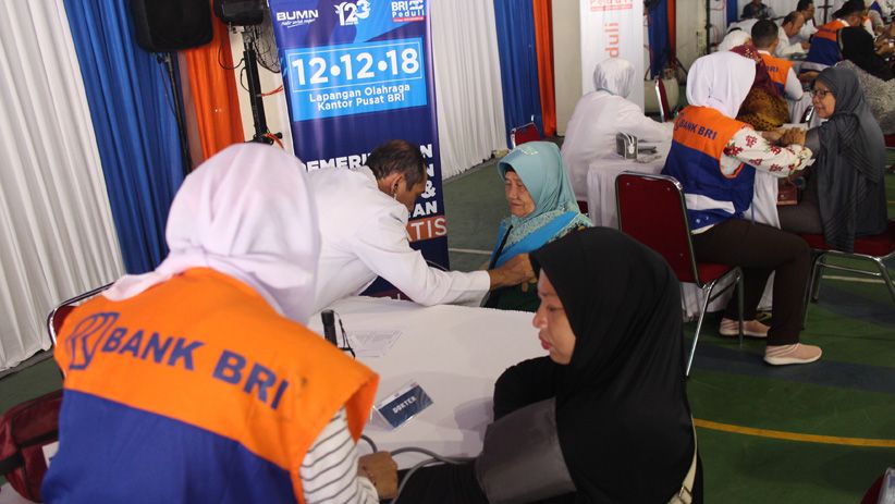 HUT ke-123, Bank BRI Berikan Pengobatan Gratis kepada 1.000 Warga - Bagian 6