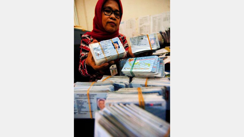 Ribuan E-KTP Rusak Dimusnahkan Disdukcapil Slawi - Bagian 2