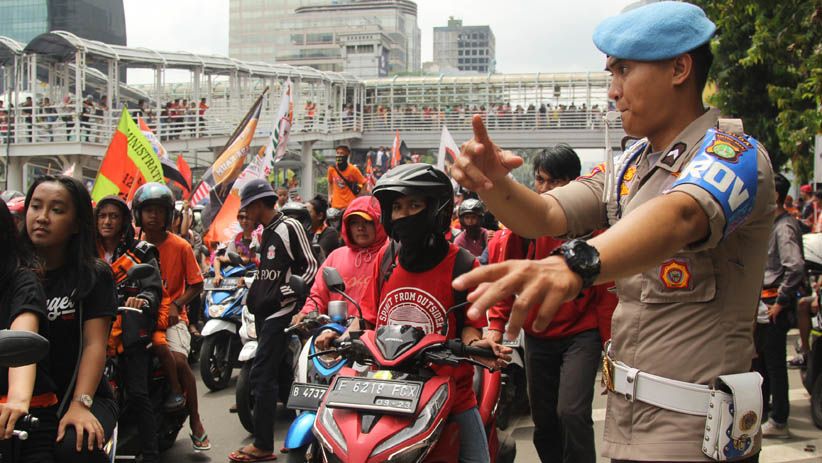 Pawai Kemenangan Persija bersama Ribuan Jakmania Menuju Balai Kota - Bagian 6