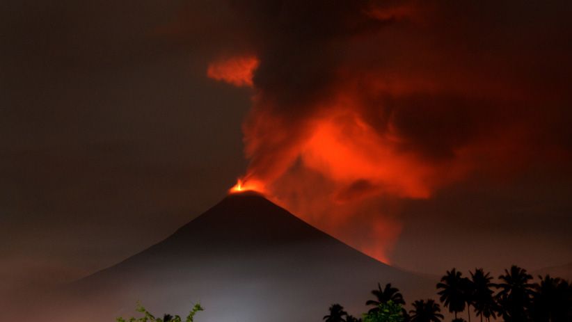 Hembusan Awan Panas Gunung Soputan Setinggi 1.500 Meter - Bagian 3