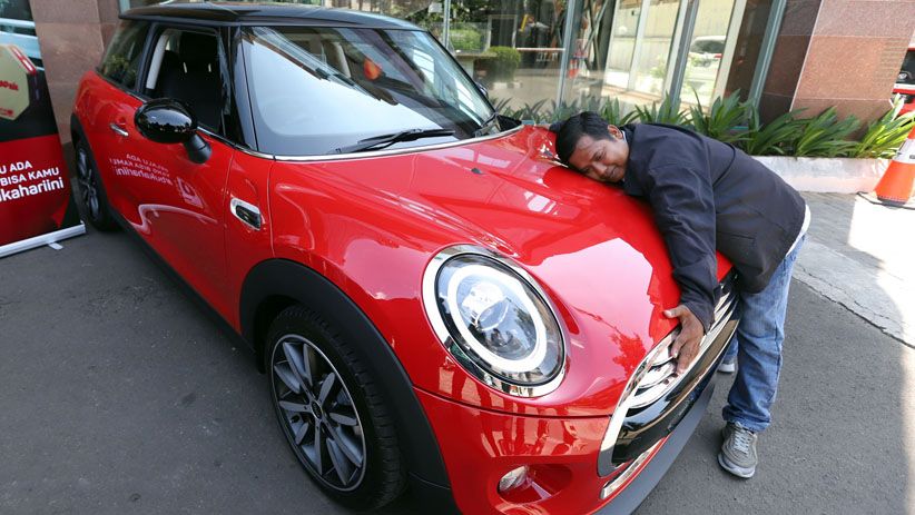 Gaya Dedi, Driver Ojek Online Beli Mini Cooper Seharga Rp12.000 - Bagian 1