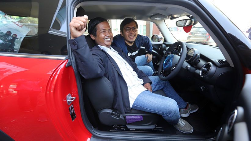 Gaya Dedi, Driver Ojek Online Beli Mini Cooper Seharga Rp12.000 - Bagian 2