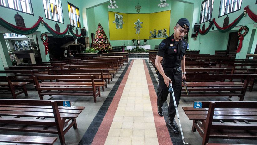 Jelang Perayaan Natal, Gegana Polda DIY Sterilisasi Gereja-Gereja - Bagian 1