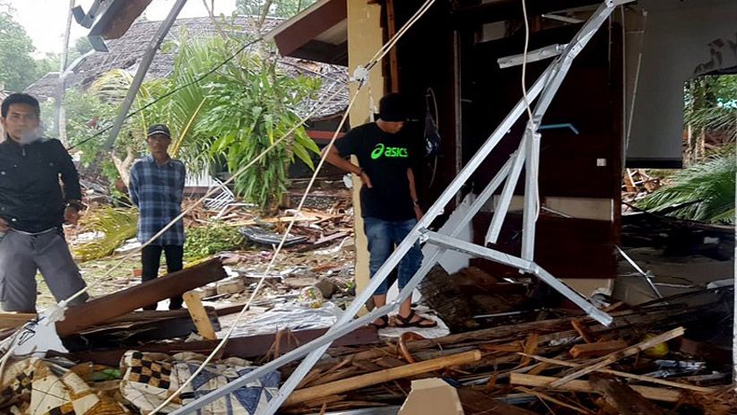 Vila-vila di Pantai Carita Hancur Dihantam Tsunami, Begini Suasananya - Bagian 4