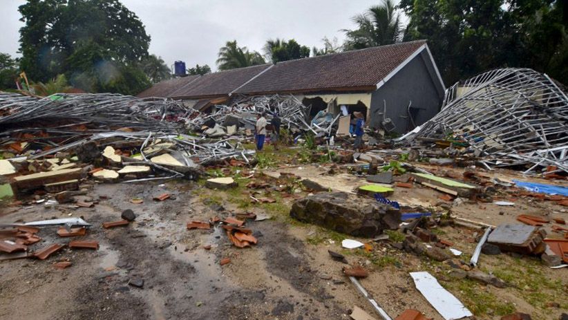 Vila-vila di Pantai Carita Hancur Dihantam Tsunami, Begini Suasananya - Bagian 3