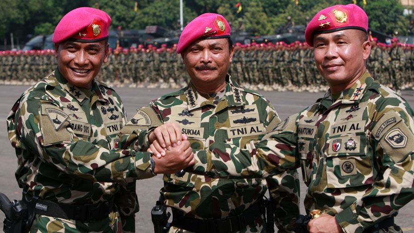 KSAL Pimpin Upacara Sertijab Komandan Korps Marinir - Bagian 1