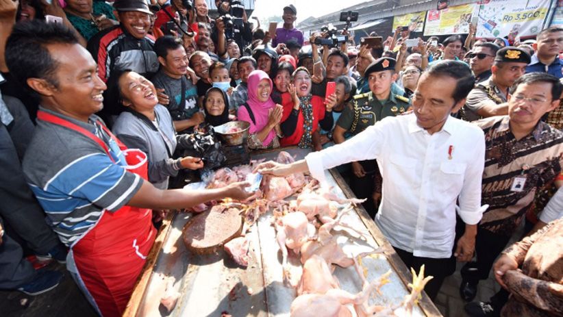 Blusukan ke Pasar Ngemplak, Presiden Jokowi Belanja Beras dan Ayam - Bagian 1