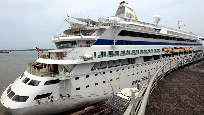 Melihat Kemegahan Kapal Pesiar Mewah Italia saat Bersandar di Surabaya - Bagian 3