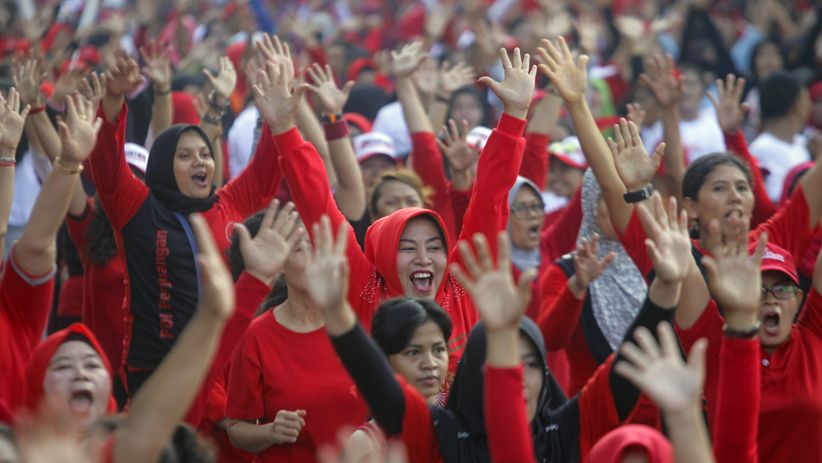Jelang HUT ke-46, Ribuan Kader PDIP Merahkan Parade Akhir Pekan - Bagian 1
