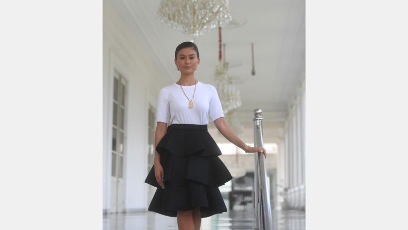 Berbaju Putih, Agnes Monica Bertemu Presiden Jokowi di Istana - Bagian 2