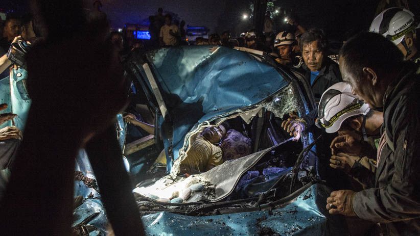 Sopir Minibus Terjepit 6 Jam setelah Tertimpa Truk di Sukabumi - Bagian 1