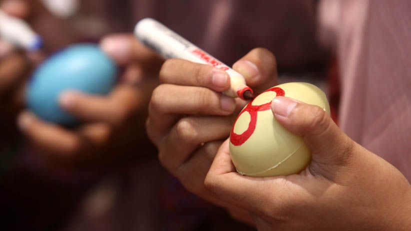 Mahasiswi UM Surabaya Buat Media Belajar Matematika dari Limbah Plastik - Bagian 5