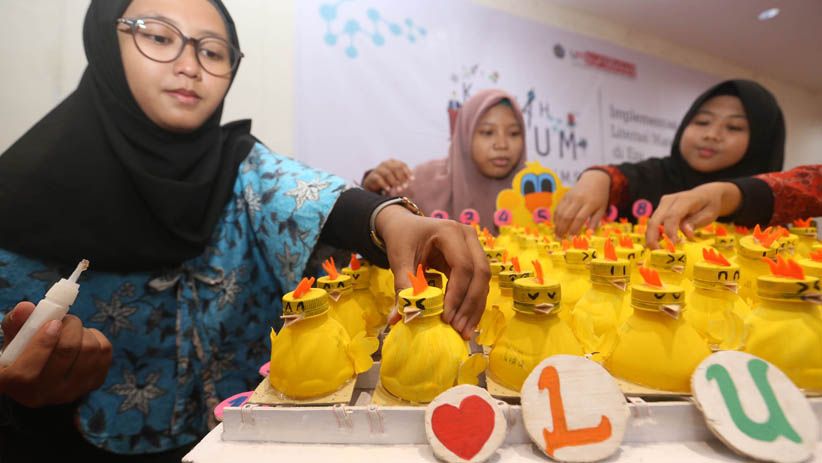 Mahasiswi UM Surabaya Buat Media Belajar Matematika dari Limbah Plastik - Bagian 2
