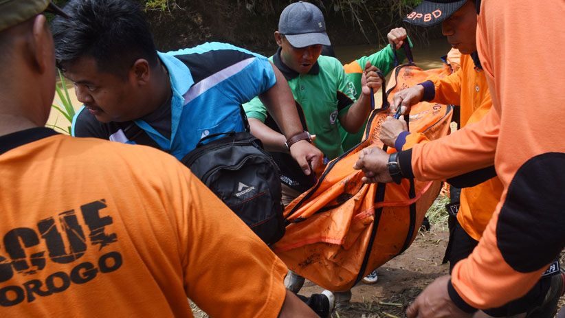 4 Santri Tenggelam saat Mandi di Sungai Tempuran, 2 Ditemukan Tewas - Bagian 2