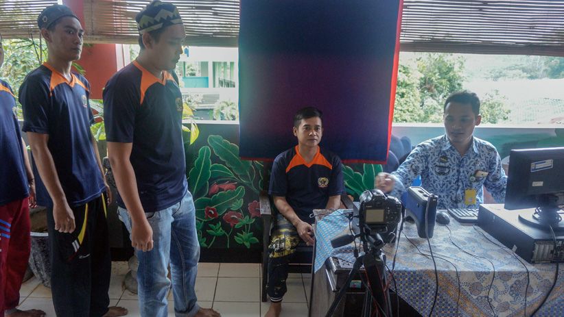 Jemput Bola, Disdukcapil Rekam E-KTP Penghuni Rutan Batang - Bagian 1