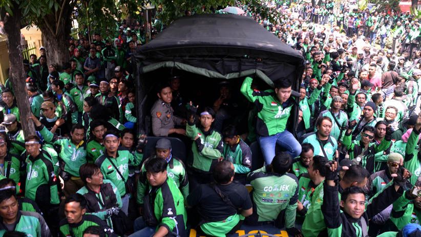 Ribuan Driver Ojek Online Gelar Aksi Solidaritas di PN Surabaya - Bagian 2