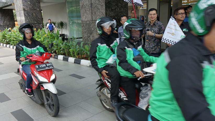 MNC Life Berikan Asuransi Kecelakaan untuk Pengemudi Ojek Online - Bagian 3