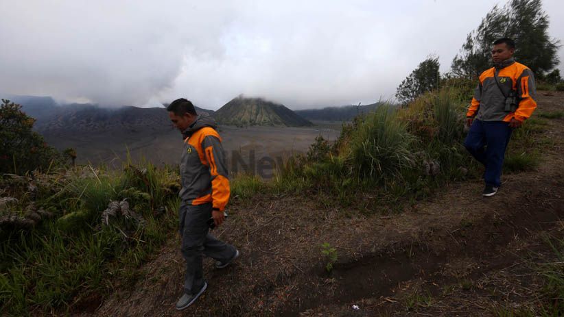 Berstatus Waspada, Gunung Bromo Aman bagi Warga Radius 1 Km - Bagian 2