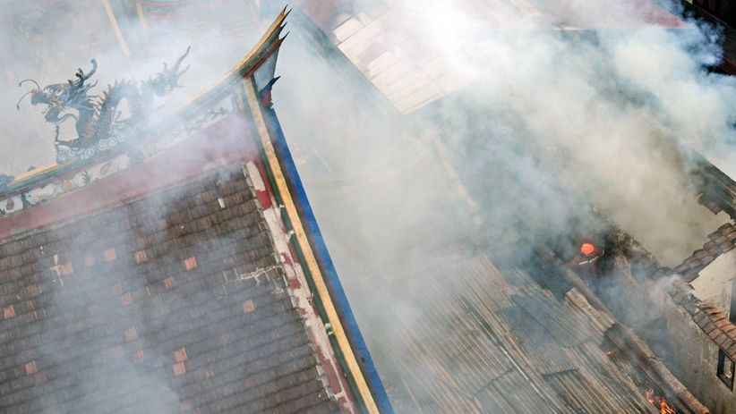 Vihara Terbesar dan Tertua di Bandung Ludes Terbakar - Bagian 3