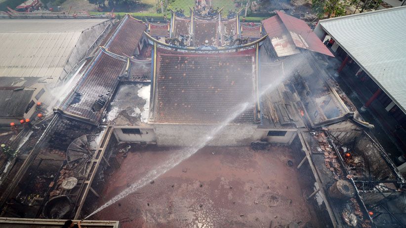 Vihara Terbesar dan Tertua di Bandung Ludes Terbakar - Bagian 1