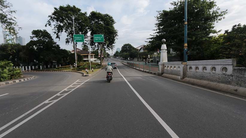 Penampakan Jalanan Ibu Kota Lengang saat Libur Imlek - Bagian 1