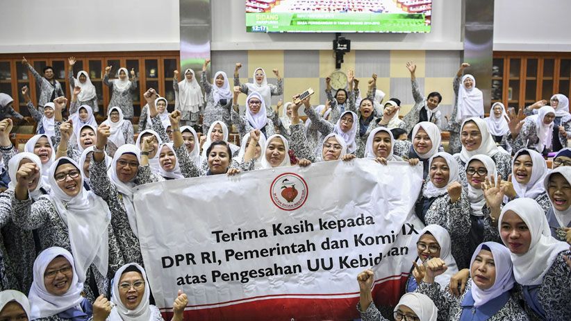 Ekspresi Kegembiraan Ratusan Bidan saat RUU Kebidanan Disahkan DPR - Bagian 1