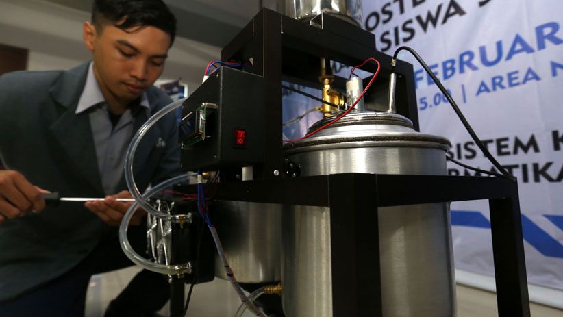Mahasiswa Stikom Surabaya Ciptakan Alat Pendingin Susu Otomatis - Bagian 2