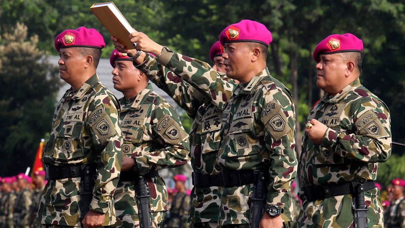 Dankormar Pimpin Sertijab Danpasmar 2 dan Dankolatmar TNI AL - Bagian 5