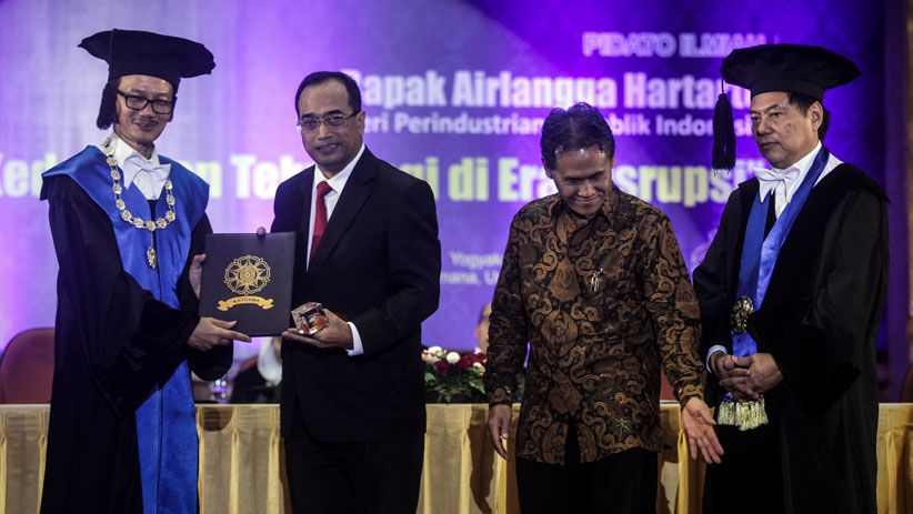 3 Menteri Kabinet Kerja Raih Penghargaan Johannes Award dari UGM - Bagian 3