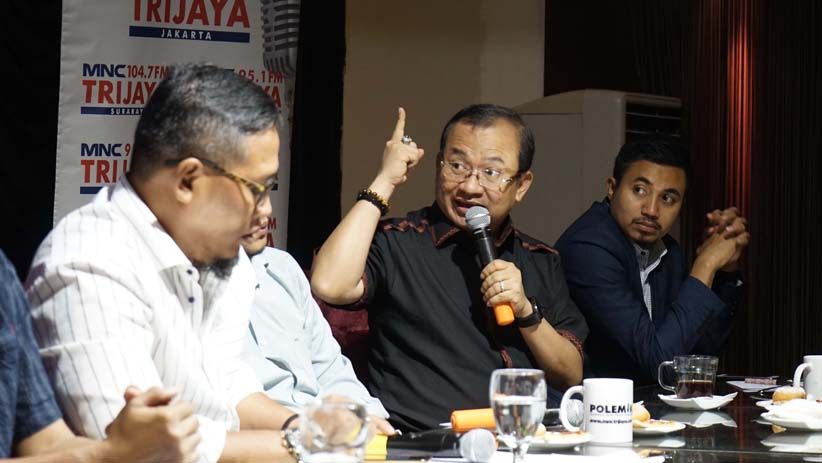 Diskusi Polemik MNC Trijaya FM  
