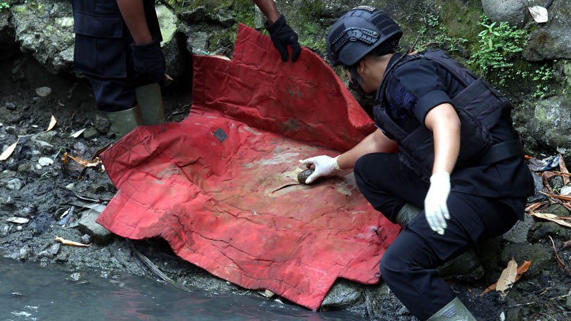 Penemuan Granat di Sungai Bikin Heboh Warga Surabaya - Bagian 1