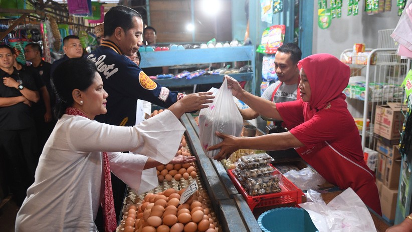 Presiden Jokowi Sapa Warga dan Pedagang Pasar Sentral Gorontalo - Bagian 2