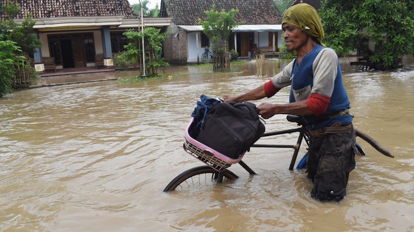 Sungai Madiun Meluap, Ratusan Rumah di Ngawi Terendam Banjir - Bagian 2
