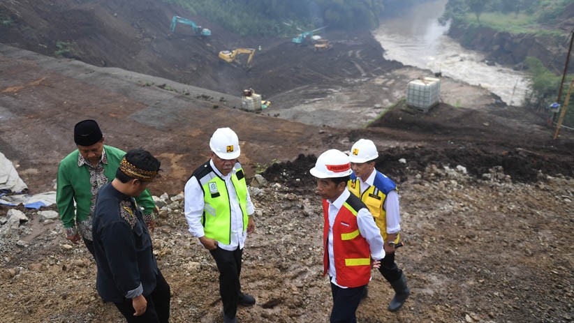 Presiden Jokowi Tinjau Proyek Terowongan Nanjung di Bandung - Bagian 2