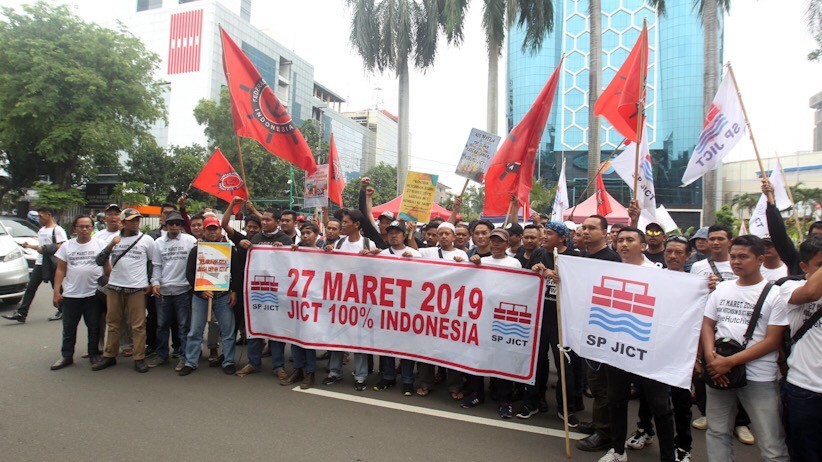 Jelang Akhir Kontrak Hutchison, Pekerja JICT Gelar Aksi di Kantor BUMN - Bagian 2
