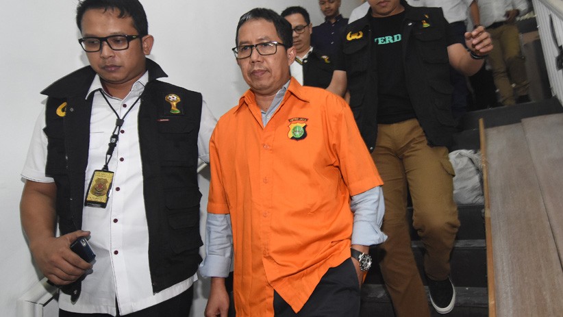 Pakai Baju Tahanan, Joko Driyono Dibawa ke Rutan Polda Metro Jaya - Bagian 1